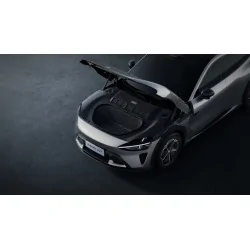 Xiaomi YU7 w kolorze szmaragdowozielonym