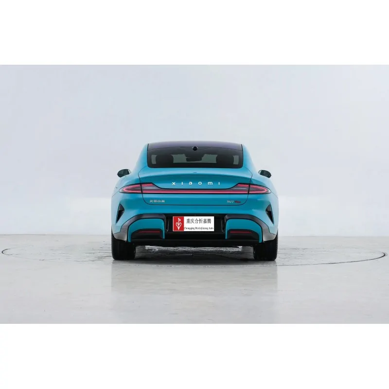 Xiaomi SU7 Pro w kolorze Aqua Blue